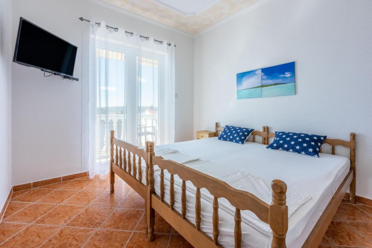 Apartments Pera Selce Exterior photo